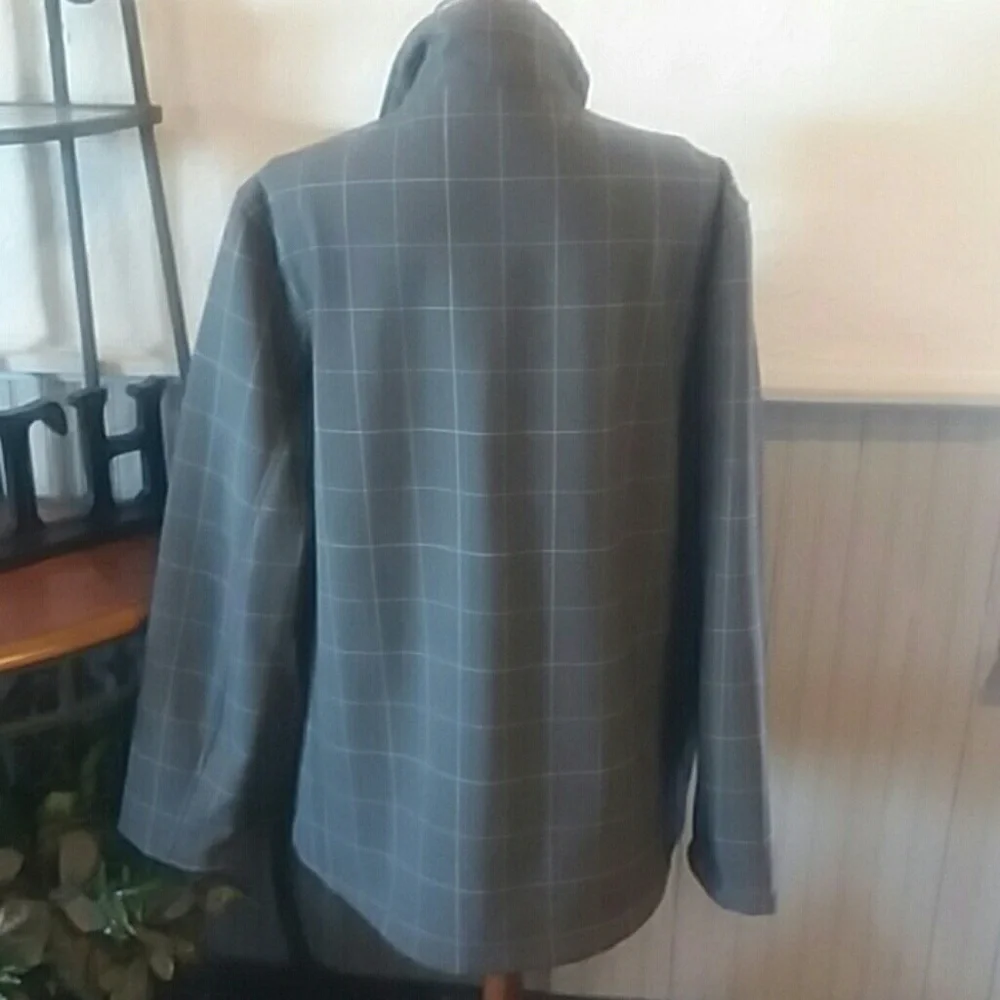 NWT💥ELEVATE* JACKET